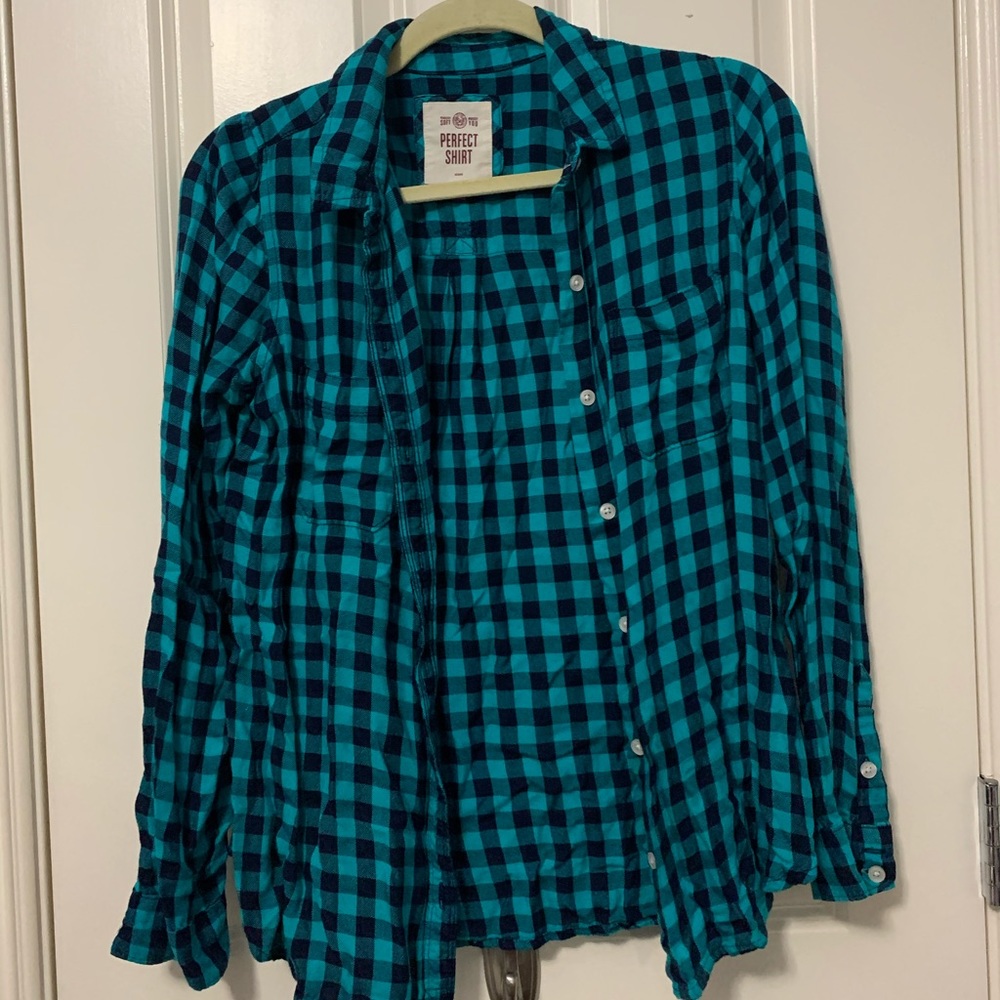 Women’s Blue Plaid long sleeve shirt